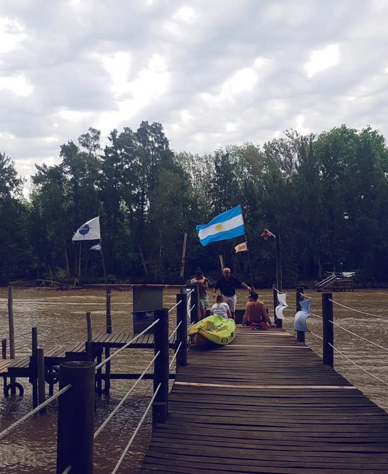 Complejo Cabañas + Resto en el Delta.