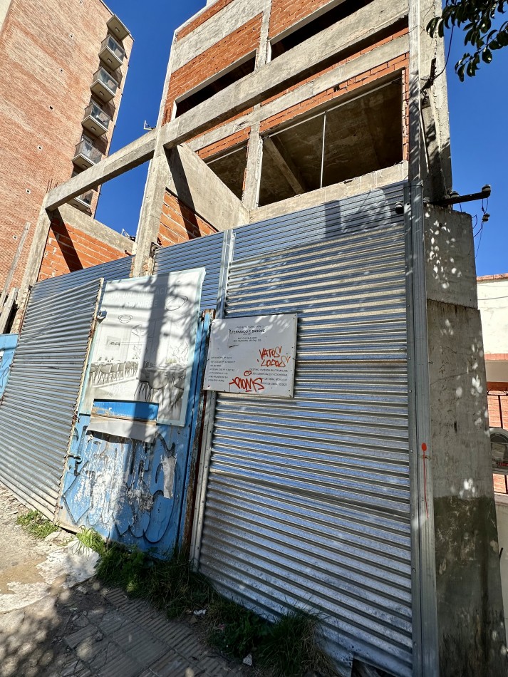 Local en Muñiz.